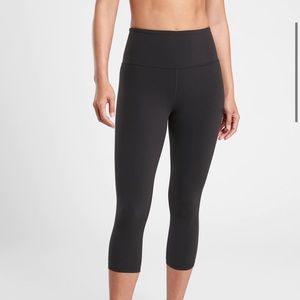 ATHLETA CAPRI’S